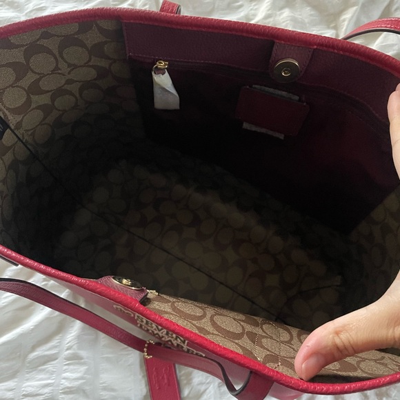Coach Snow White Red Tote Bag - Picture 3 of 3